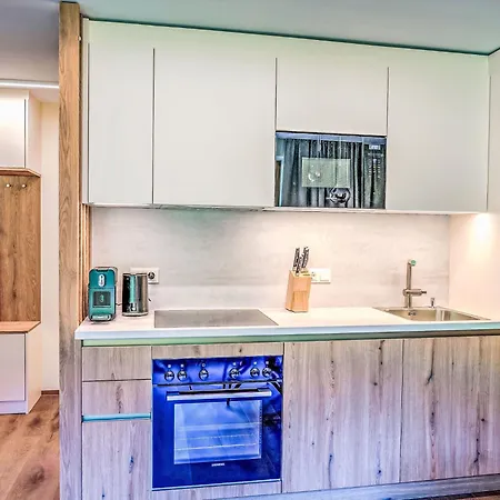 Iris-1 By Interhome 3*